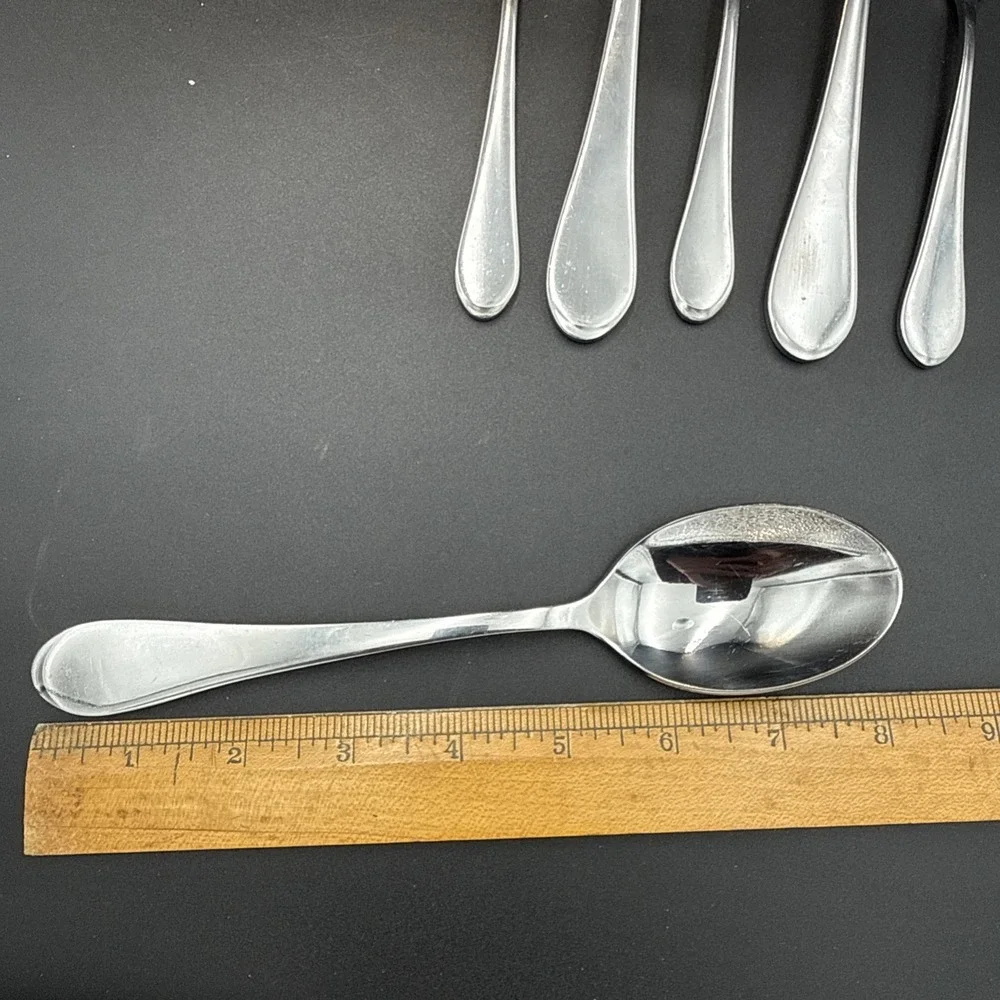 7 Piece Lot Oneida Icarus Glossy Stainless 4 Place Spoons 3 Teaspoons